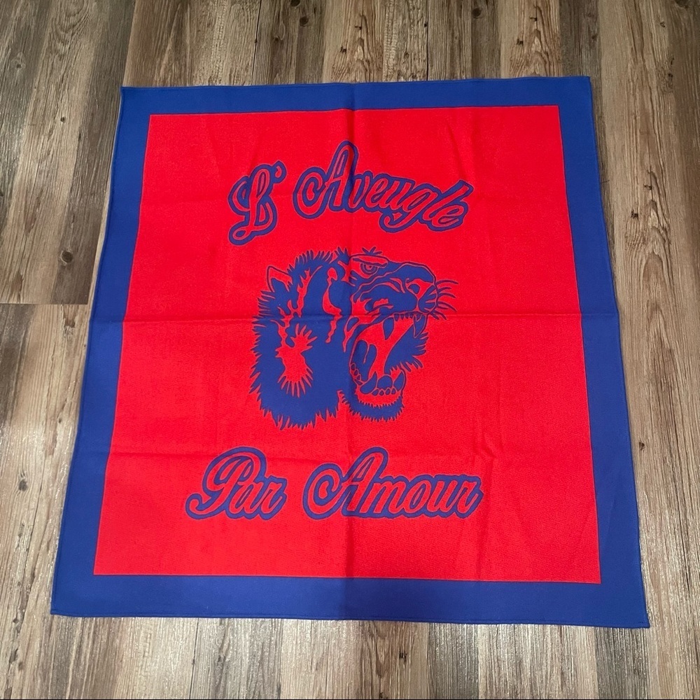 GUCCI Tiger Jacquard Wool Muffler Small blanket. Or scarf.